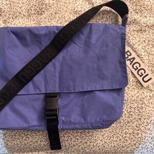 Pansy Blue BAGGU Messenger Bag
